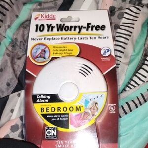 Kidde 10-Year Worry-Free White Talking Alarm for Bedroom